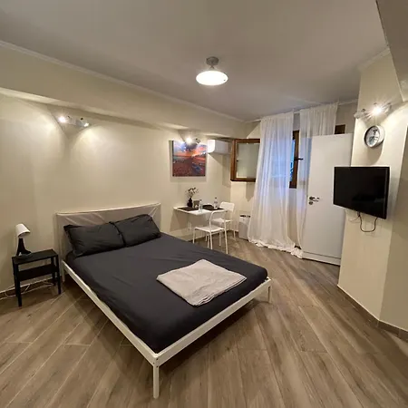 Athens Central Apartment-3